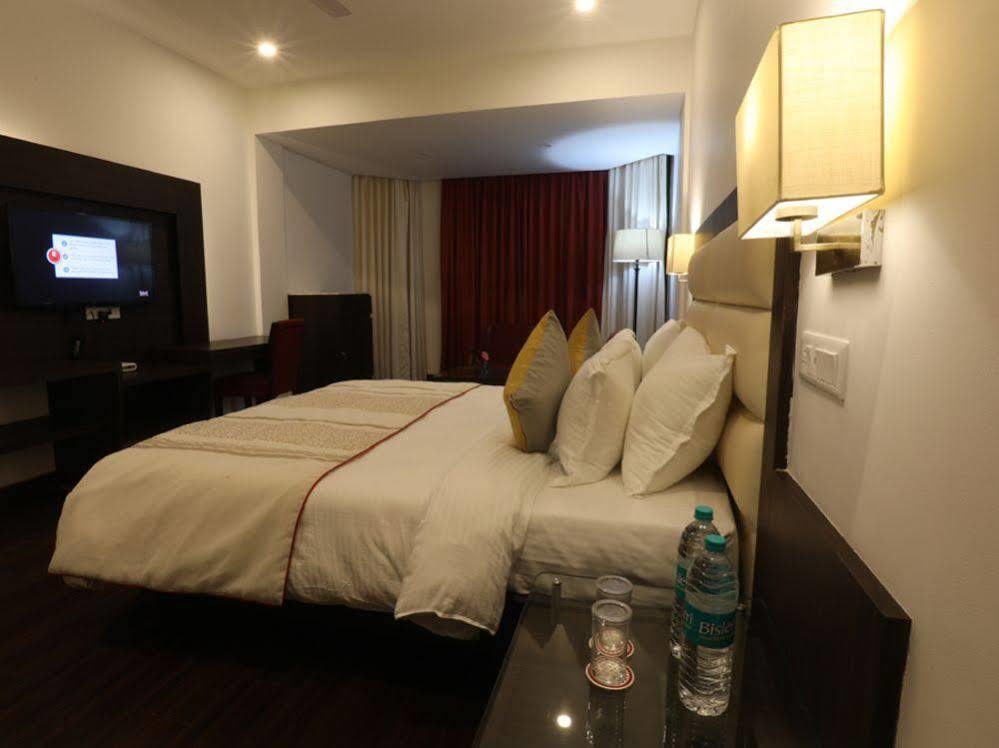 Hotel Natraj Rishikesh Exterior photo