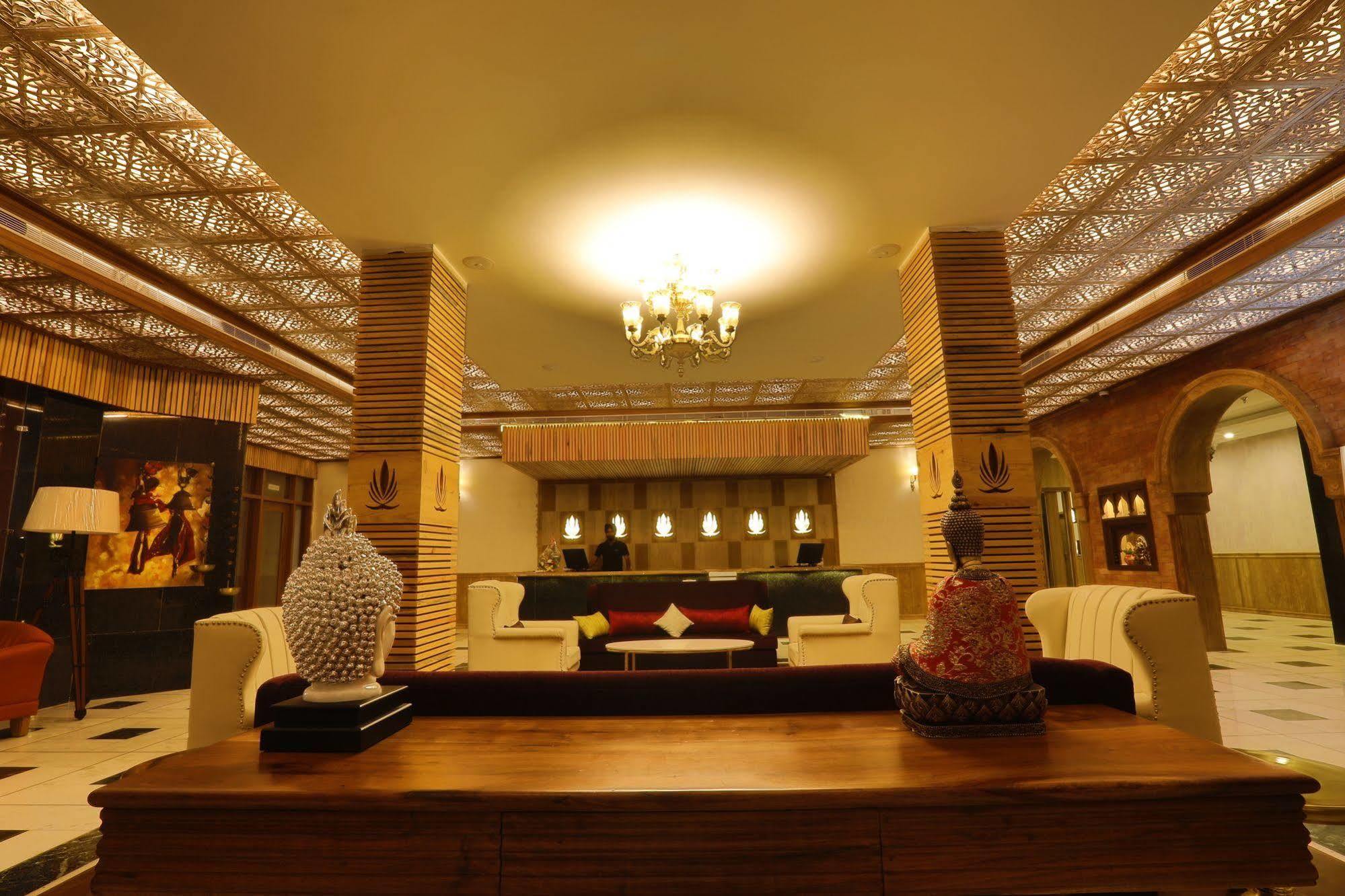 Hotel Natraj Rishikesh Exterior photo